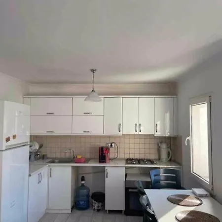 Villa Havuzlu Sitede Mustakil Villa,wifi Klima,havuz