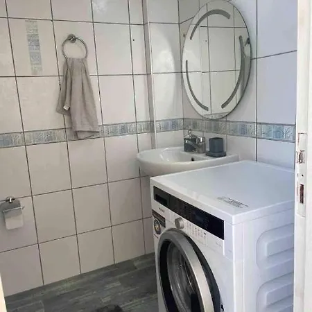Villa Havuzlu Sitede Mustakil Villa,wifi Klima,havuz