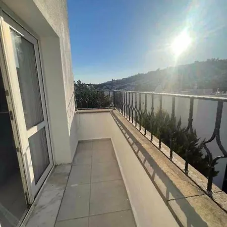 Havuzlu Sitede Mustakil Villa,wifi Klima,havuz Villa *