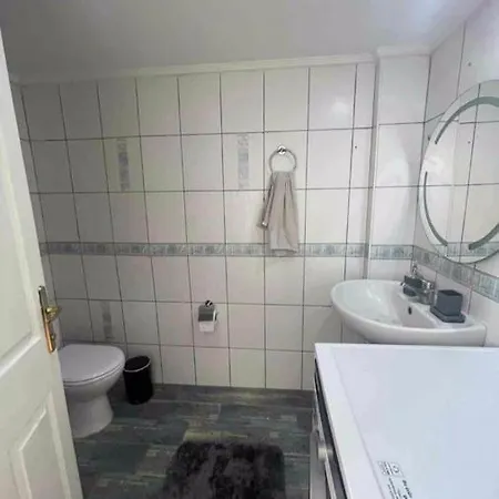 Villa Havuzlu Sitede Mustakil Villa,wifi Klima,havuz *