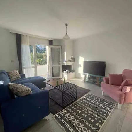 Villa Havuzlu Sitede Mustakil Villa,wifi Klima,havuz